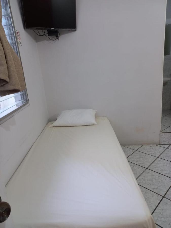 Hostal Tah Itza Flores Buitenkant foto