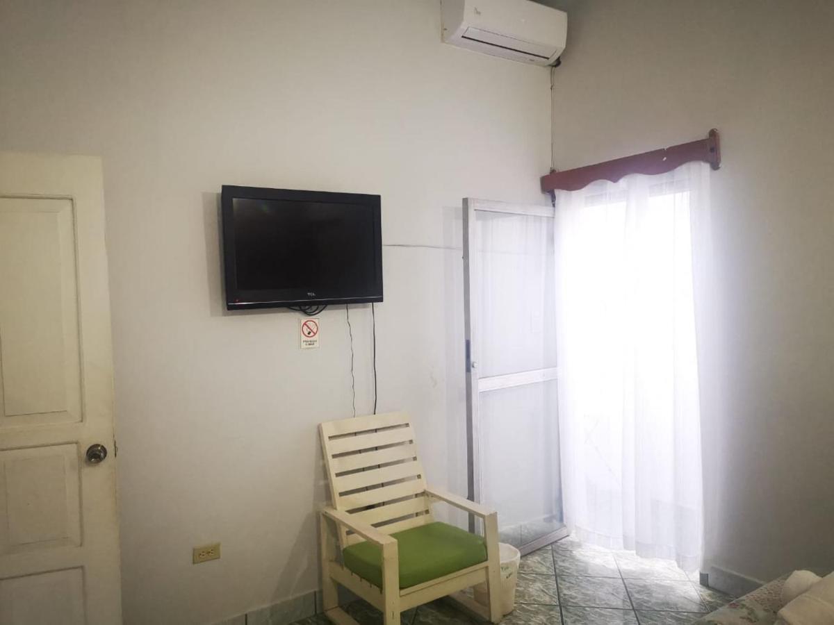 Hostal Tah Itza Flores Buitenkant foto
